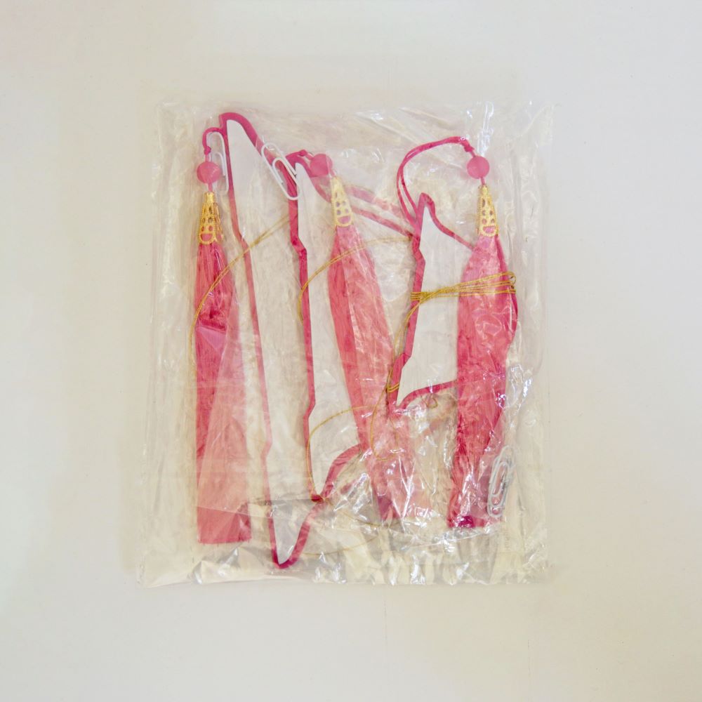 Бумажное украшение Шары-соты с кисточкой НАБОР 3 шт, малиновый Бумажное украшение Шары-соты с кисточкой НАБОР 3 шт, малиновый