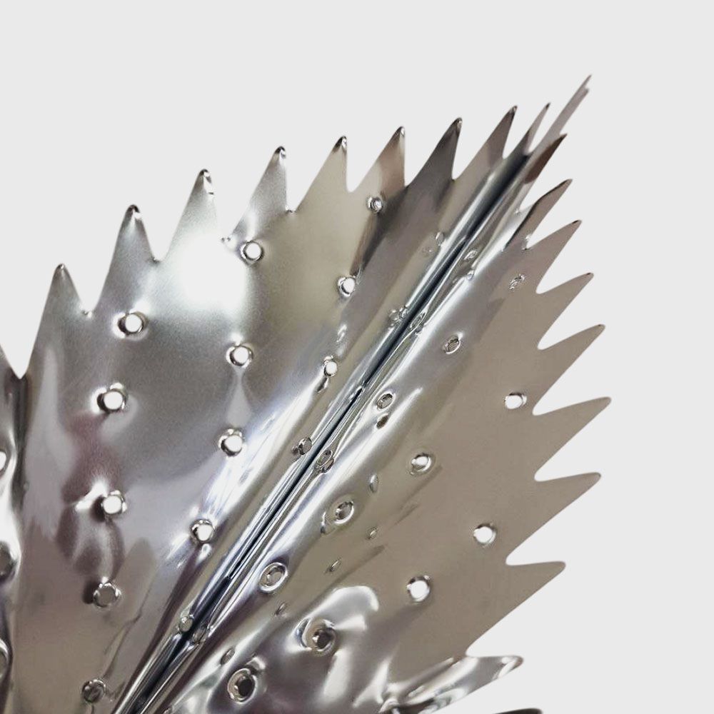 Звезда фольгированная с перфорацией 40 см пятиконечная, серебро Звезда фольгированная с перфорацией 40 см пятиконечная, серебро