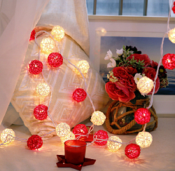Гирлянда "Ротанговые шарики" 2м х 5,5см х 20 ламп, от сети, белый+красный